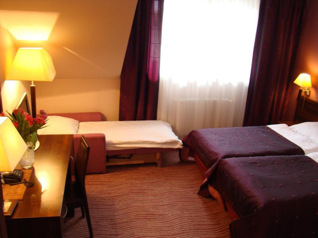 Hotel Azalia & Spa Niepołomice Rom bilde