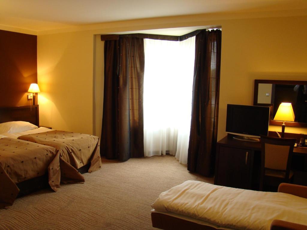 Hotel Azalia & Spa Niepołomice Rom bilde