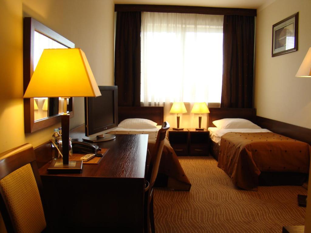 Hotel Azalia & Spa Niepołomice Rom bilde