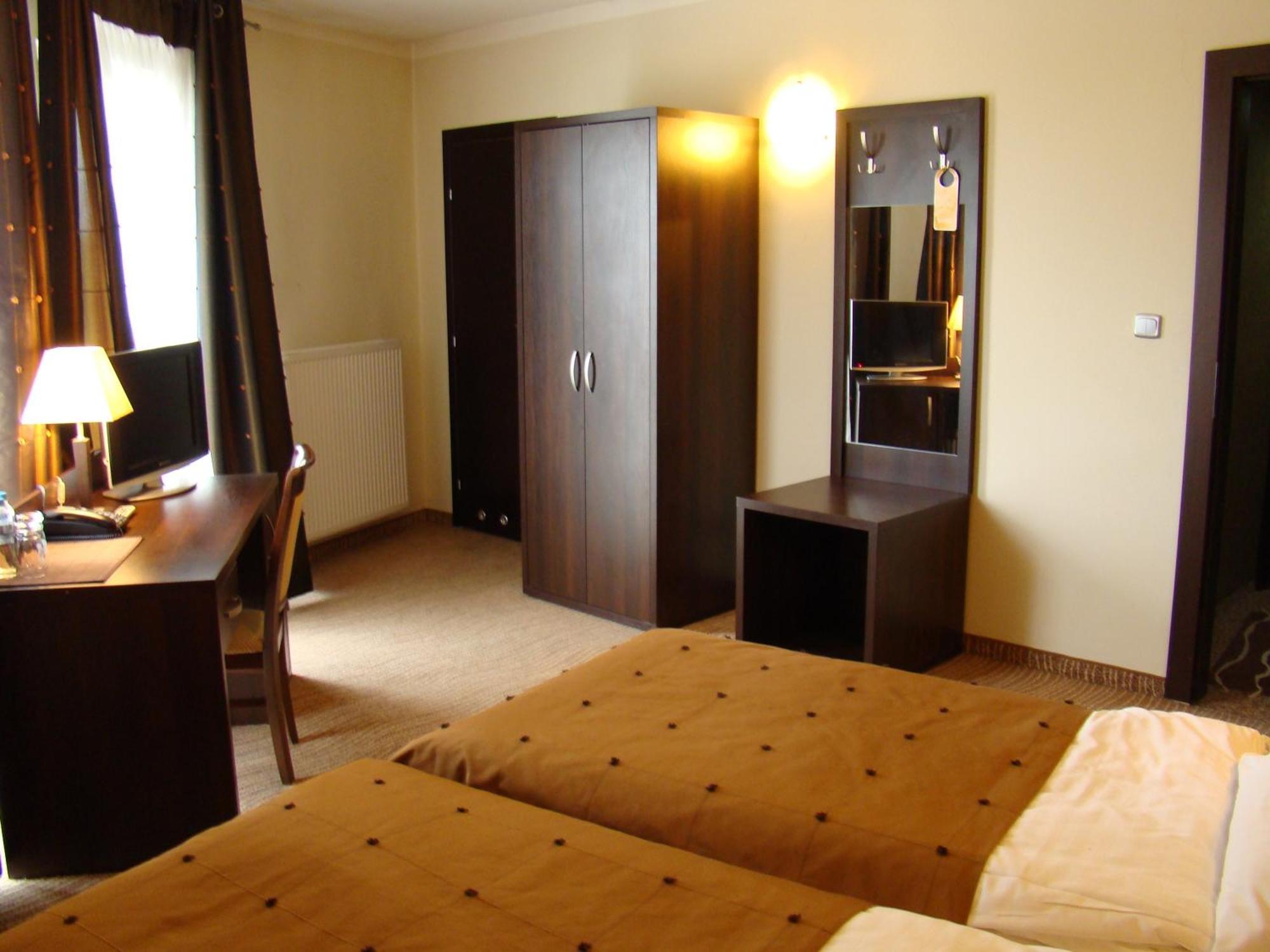 Hotel Azalia & Spa Niepołomice Eksteriør bilde