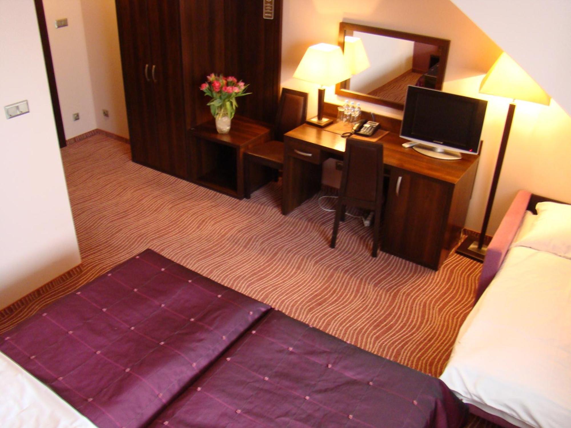 Hotel Azalia & Spa Niepołomice Eksteriør bilde
