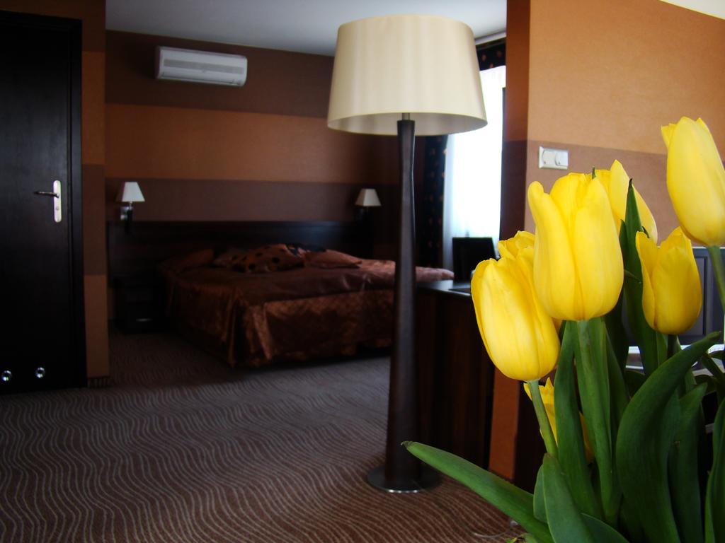 Hotel Azalia & Spa Niepołomice Eksteriør bilde