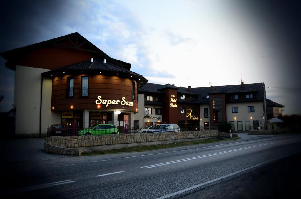 Hotel Azalia & Spa Niepołomice Eksteriør bilde